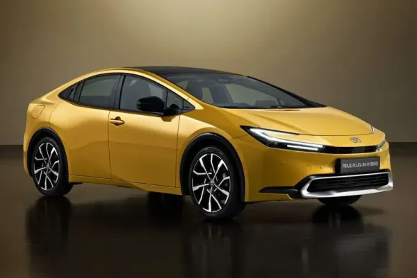 Pristatytas penktosios kartos „Toyota Prius” hibridas