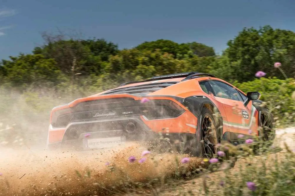 „Lamborghini Huracán Sterrato Concept”: gimęs maištauti