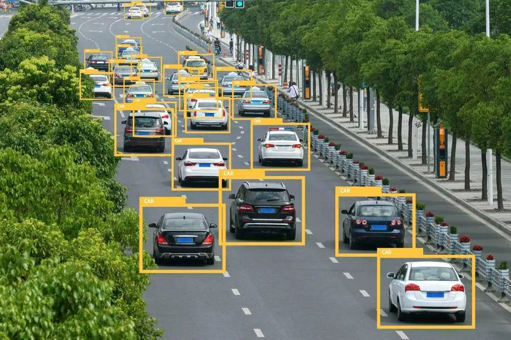Paaiškino, ar vairuotojai gali jaustis ramūs, kai naudoja autonomines automobilio sistemas