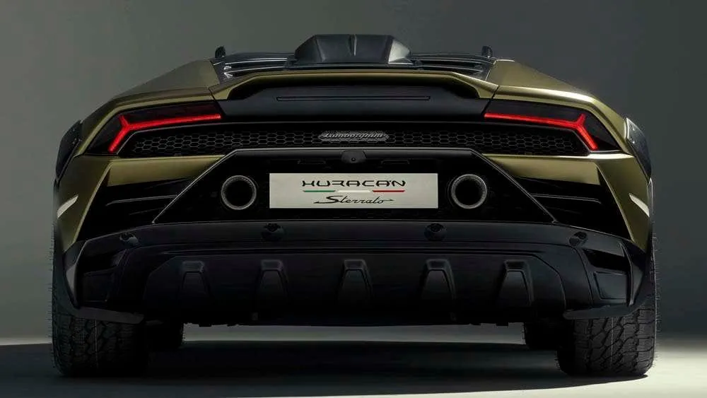 „Lamborghini Huracan Sterrato”: padidinta prošvaisa, sustiprinta kėbulo apsauga