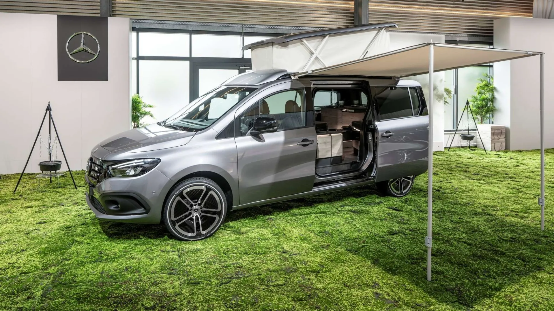 „Mercedes-Benz EQT”: analoginiai prietaisai, „Renault” technologijos ir dvi kemperio versijos