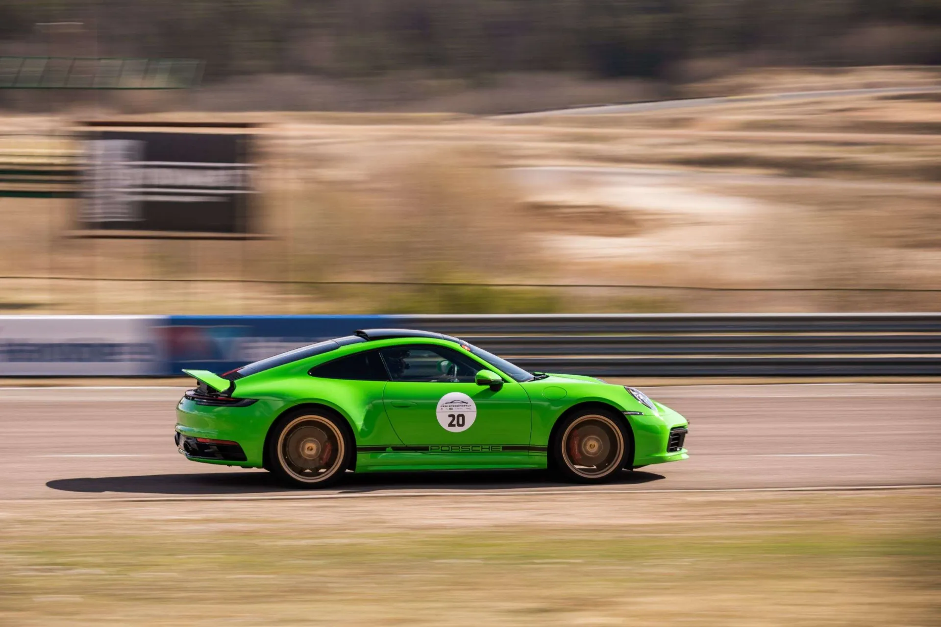 „Porsche“ entuziastų metai: rinkosi ne tik „gazuoti“, bet ir pažinti Lietuvą