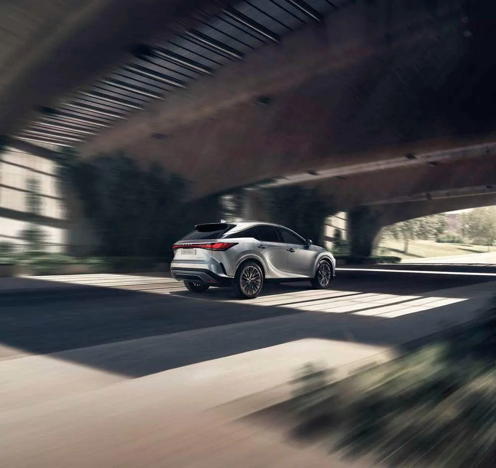 Naujasis „Lexus RX“ gavo aukščiausią įvertinimą už saugumą