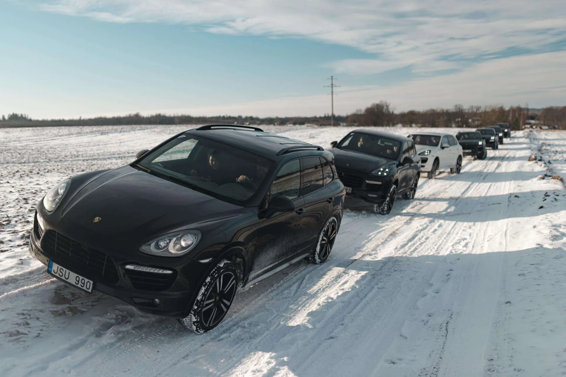 „Porsche“ entuziastų metai: rinkosi ne tik „gazuoti“, bet ir pažinti Lietuvą