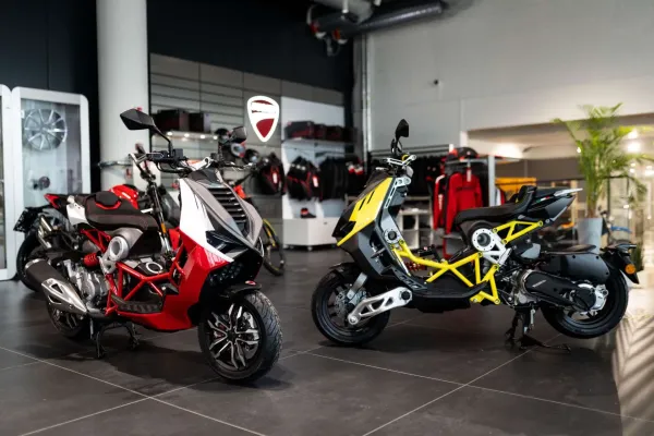 Itališkų automobilių ir motociklų salone dar vienas itališkas gamintojas