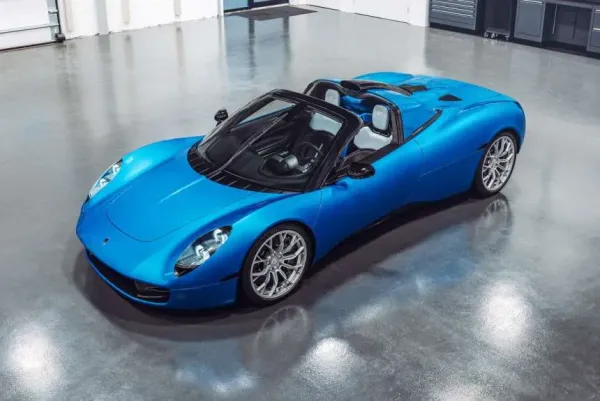 Gordon Murray T.33 Spider superautomobilis: tik su mechanine pavarų dėže