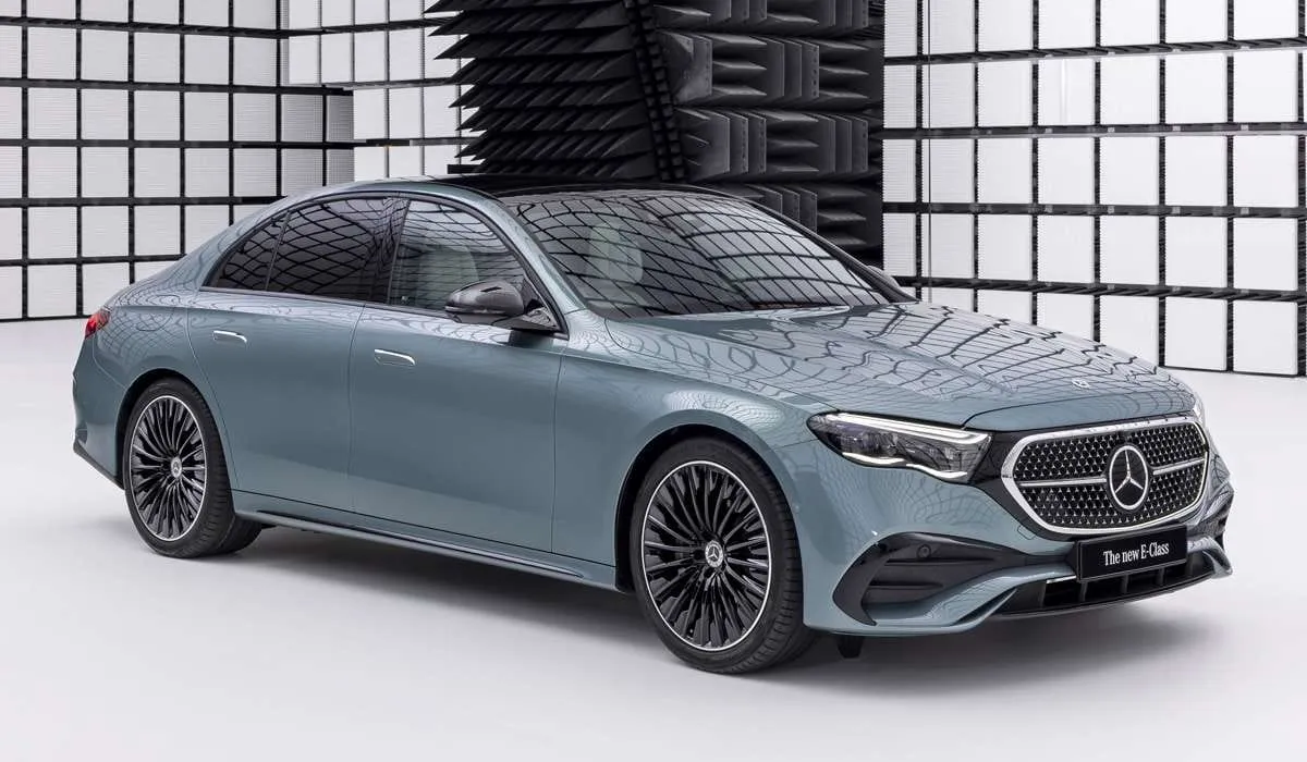 Pristatytas naujas E klasės „Mercedes-Benz” W214