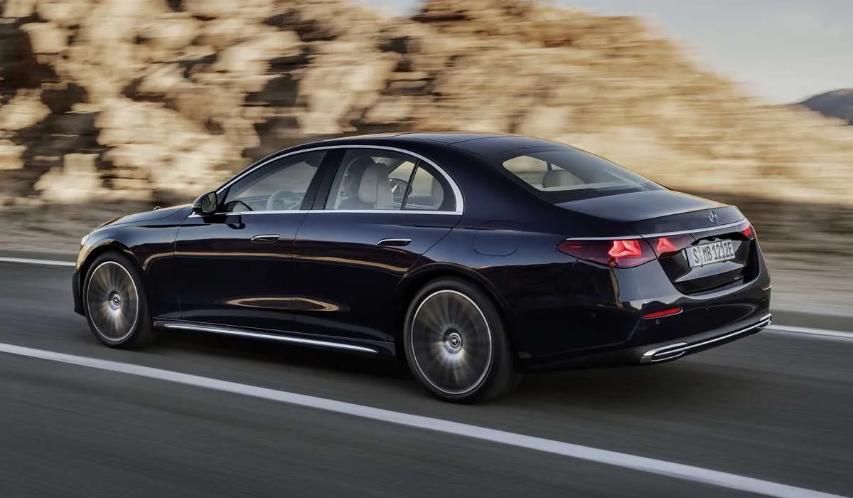 Pristatytas naujas E klasės „Mercedes-Benz” W214