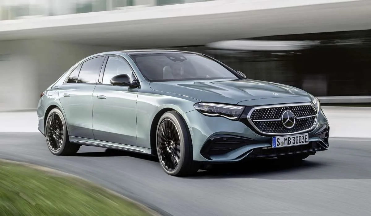 Pristatytas naujas E klasės „Mercedes-Benz” W214