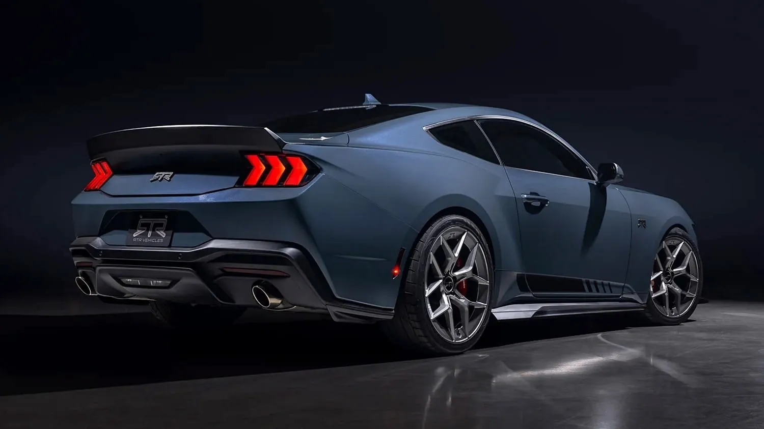 „Ford Mustang RTR Spec 2”: įspūdingas dekoras ir patobulinta pakaba