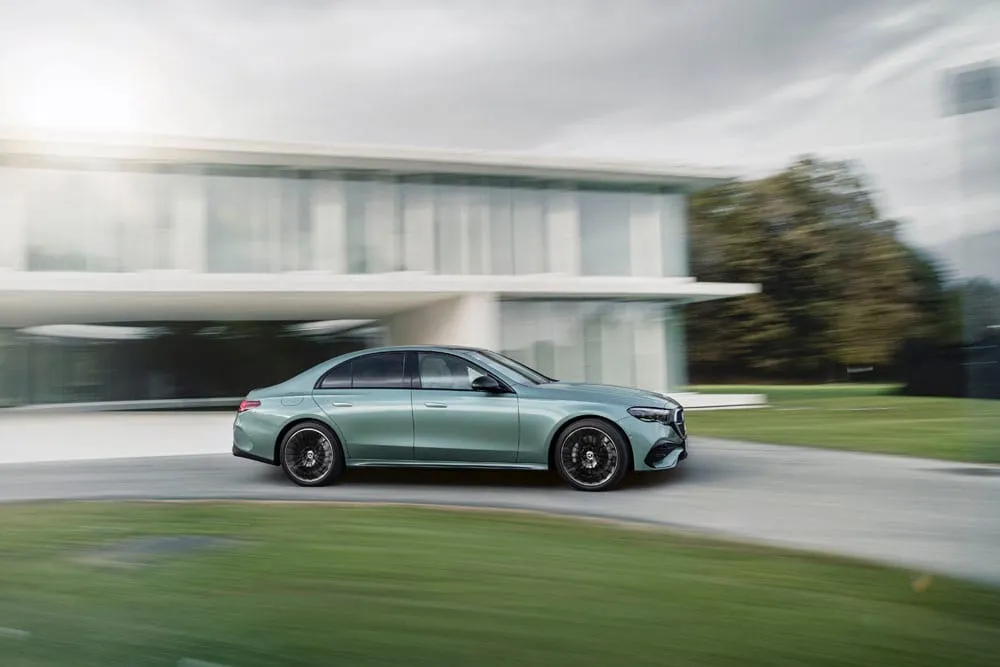 Tiltas į elektrinę ateitį: „Mercedes-Benz“ pristatė visiškai naują „E-klasę“