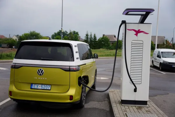 „Volkswagen“ festivalyje su naujuoju „ID.Buzz“ apsilankęs lietuvis pasijuto tarsi keliautojų rojuje