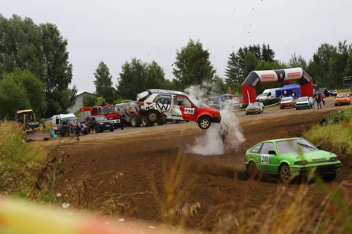Lietuvos automobilių Aukštaitijos kroso taurė sekmadienį keliasi į Ramygalą
