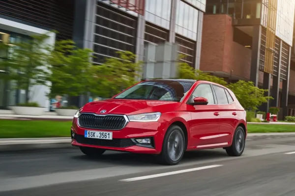 Iš pirmo žvilgsnio ralio automobilis ir standartinis – visiškai skirtingi. Bet ar tikrai?