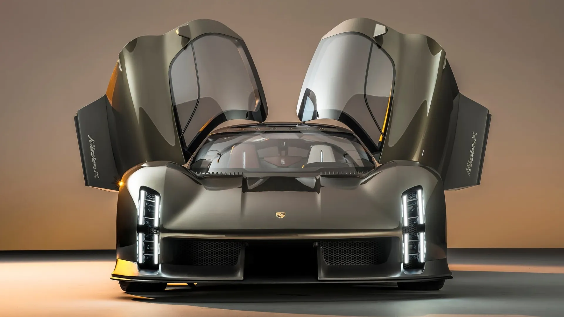 Parodytas „Porsche Mission X”: naujo visiškai elektrinio superautomobilio pirmtakas