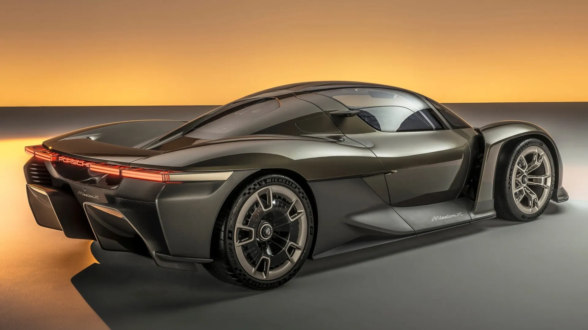 Parodytas „Porsche Mission X”: naujo visiškai elektrinio superautomobilio pirmtakas