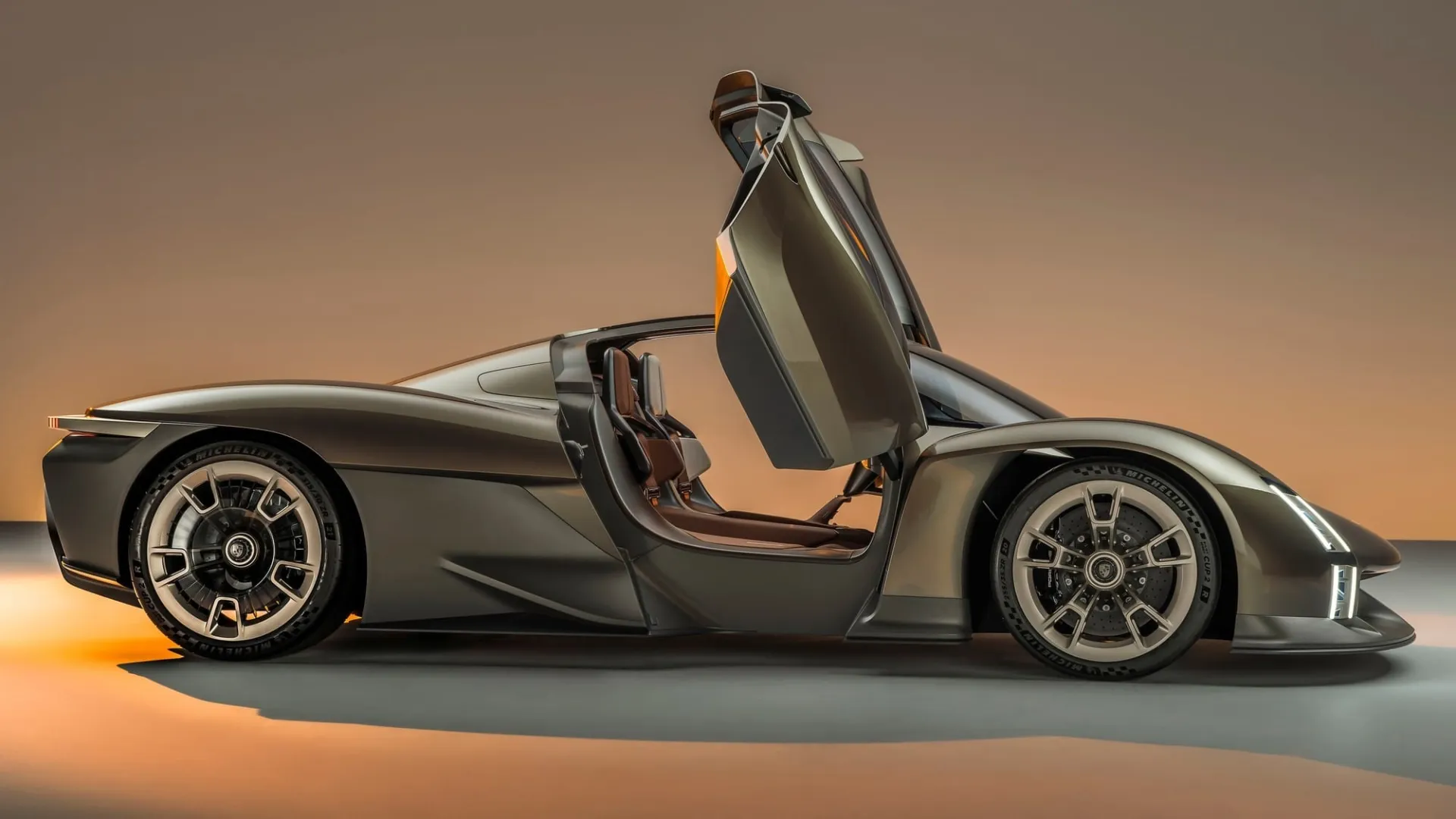 Parodytas „Porsche Mission X”: naujo visiškai elektrinio superautomobilio pirmtakas