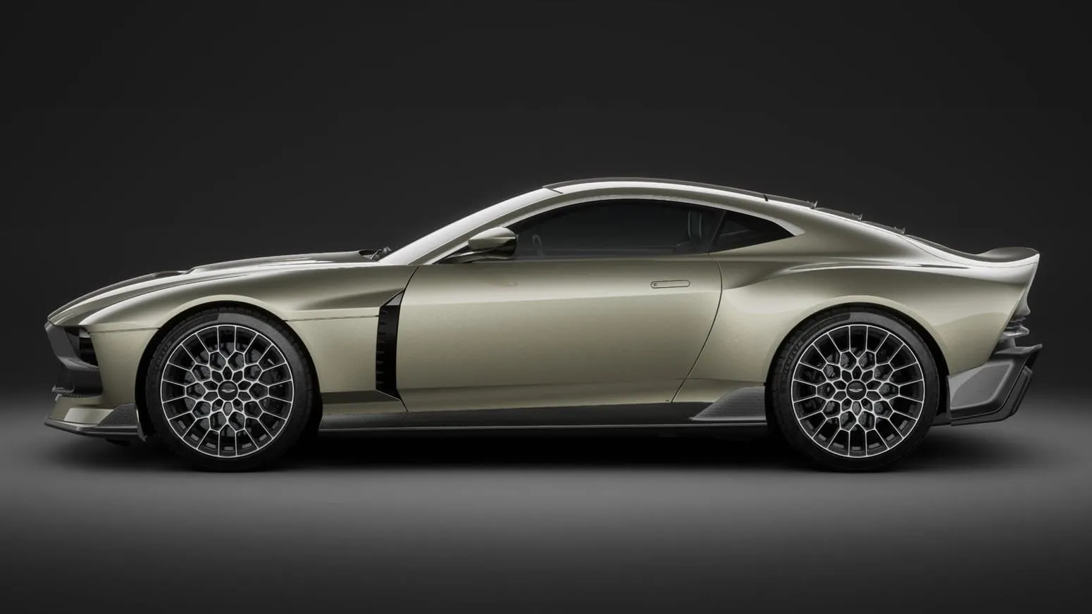 Riboto tiražo „Aston Martin Valour” su V12 varikliu ir automatine pavarų dėže