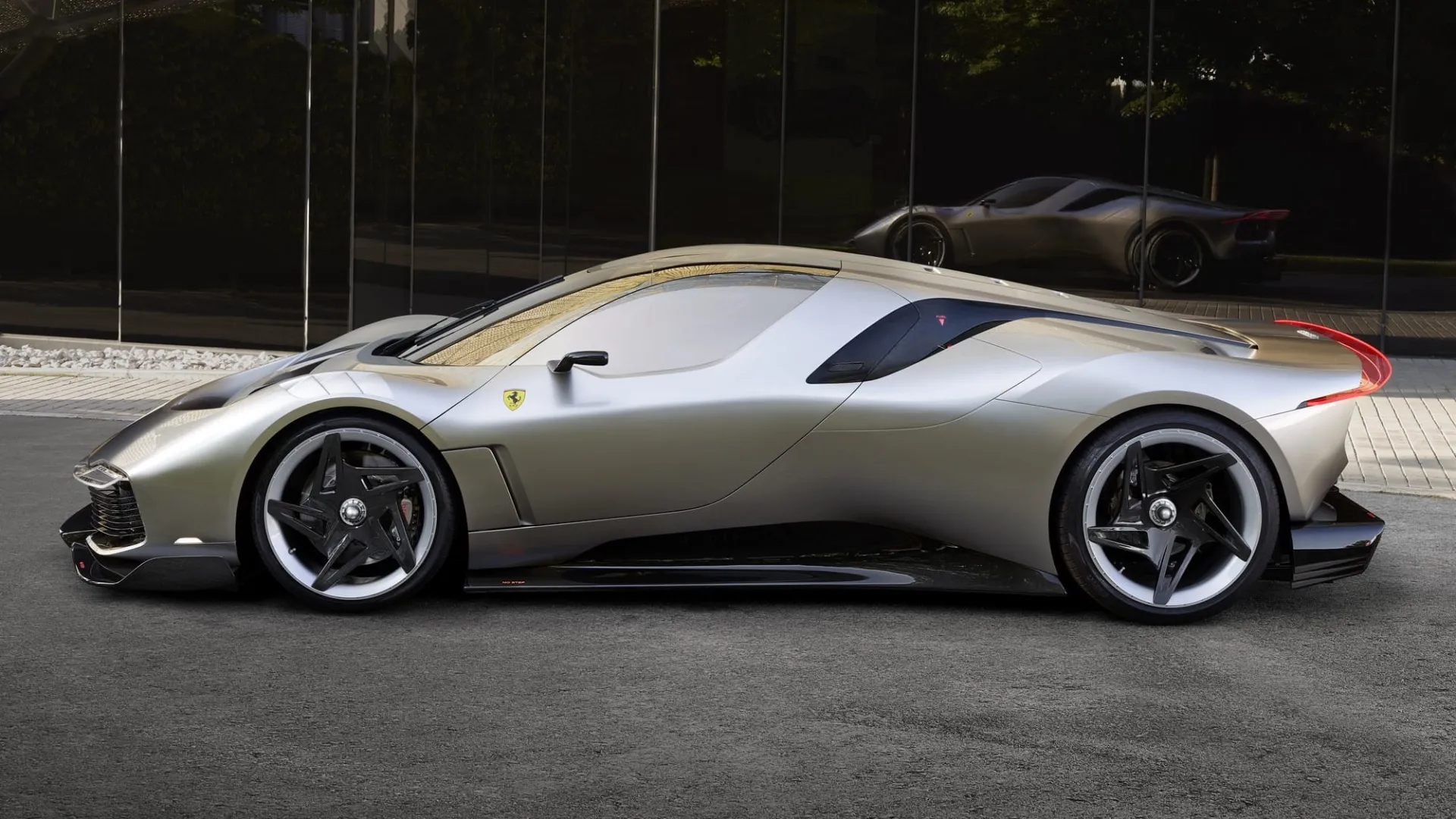 „Ferrari KC23”: unikalus treko superautomobilis su kvėpuojančiu kėbulu