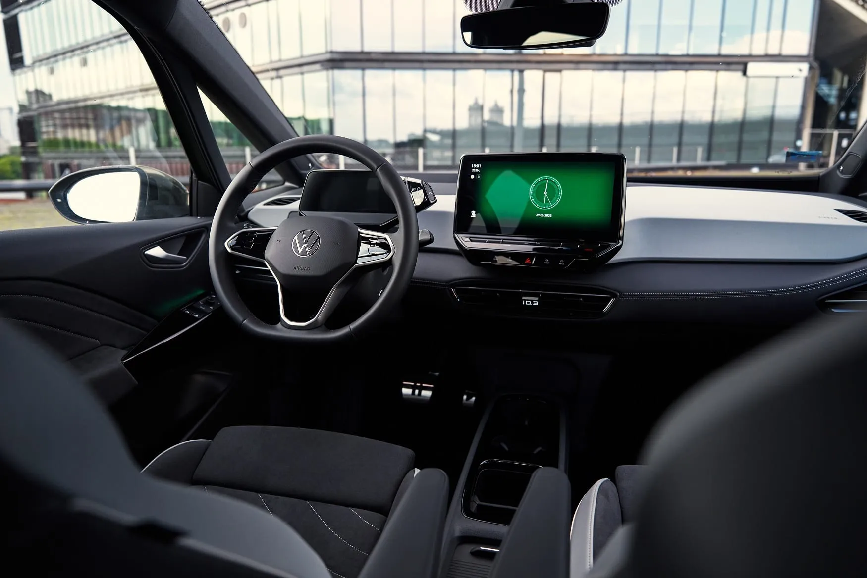 „Volkswagen“ pristatė antros kartos ID.3 elektromobilį Baltijos šalyse
