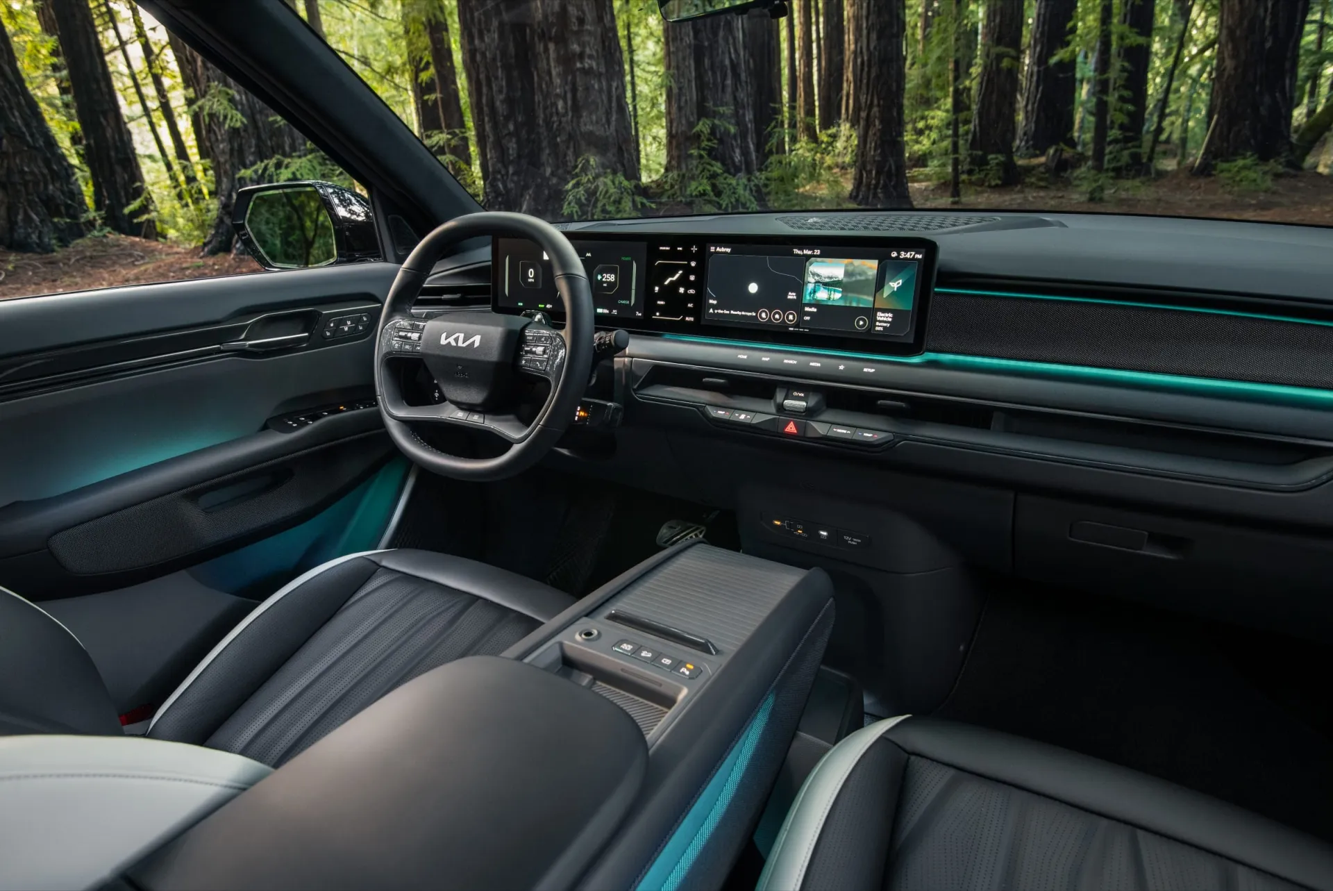 Kia EV9 interjeras (Gamintojo nuotr.) Erzino vairuotojo elgesys, tad sukūrė technologiją, be kurios dabar neįsivaizduojame automobilio