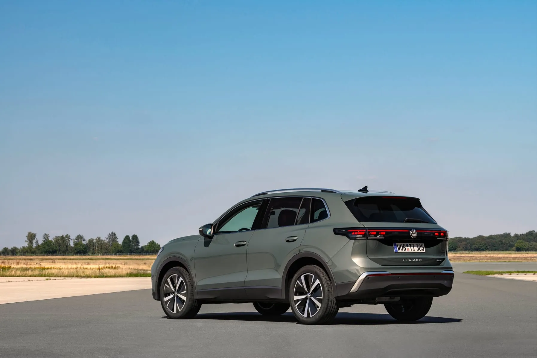 „Volkswagen“ pristatė naujos kartos bestselerį – dar stilingesnį ir pažangesnį „Tiguan“ visureigį