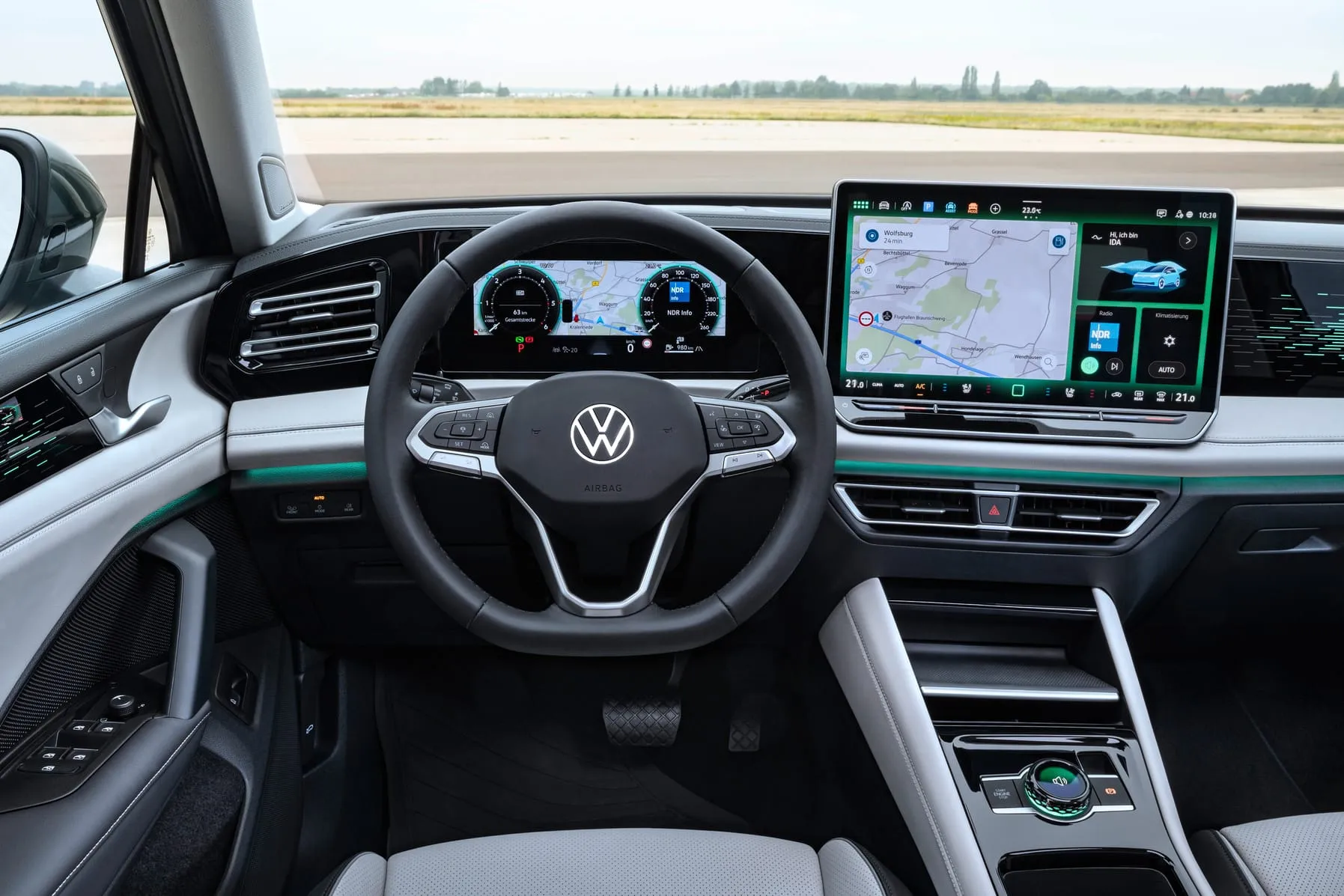 „Volkswagen“ pristatė naujos kartos bestselerį – dar stilingesnį ir pažangesnį „Tiguan“ visureigį