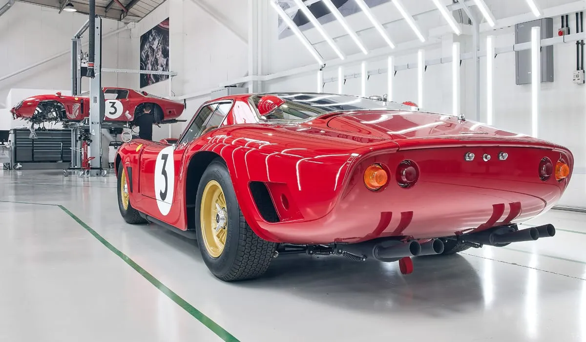 Bizzarrini hiperautomobilis „The Giotto”: naujas bandymas atgimti