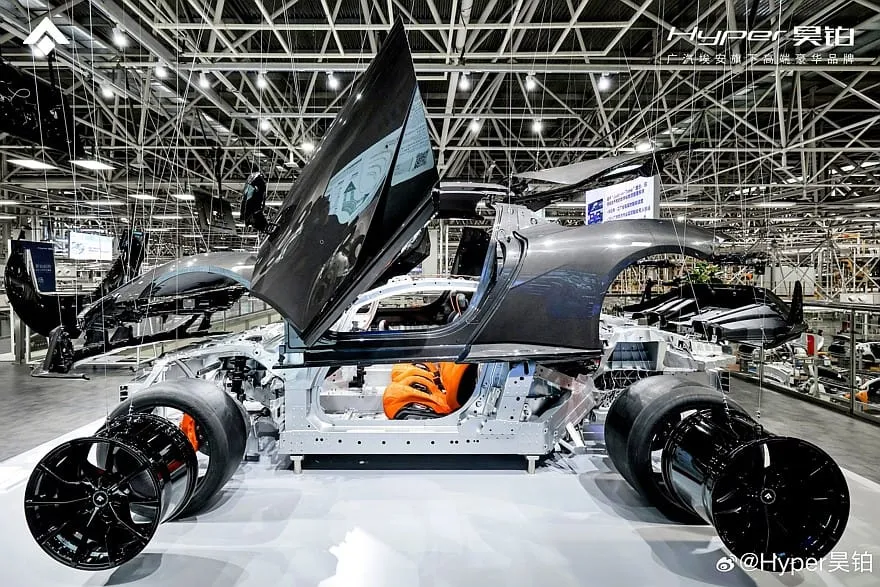 Kinų superautomobilis GAC Aion Hyper SSR ateina į rinką: 1225 AG ir 1,9 s iki „šimto”
