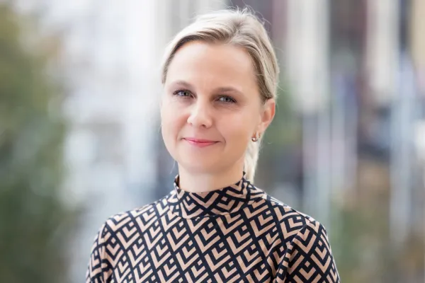 Lietuva daro vis spartesnę pažangą elektromobilumo plėtroje – dėmesys elektromobilių rinkai išlieka aukštas