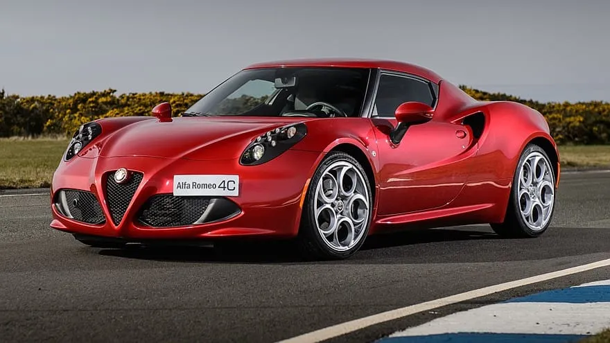 „Alfa Romeo” ruošia pamainą nebegaminamam sportiniam automobiliui 4C