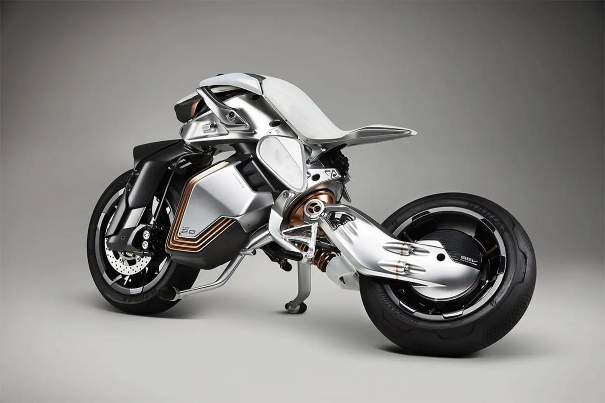Yamaha Japan Mobility Show demonstruos savaime balansuojantį Motoroid2
