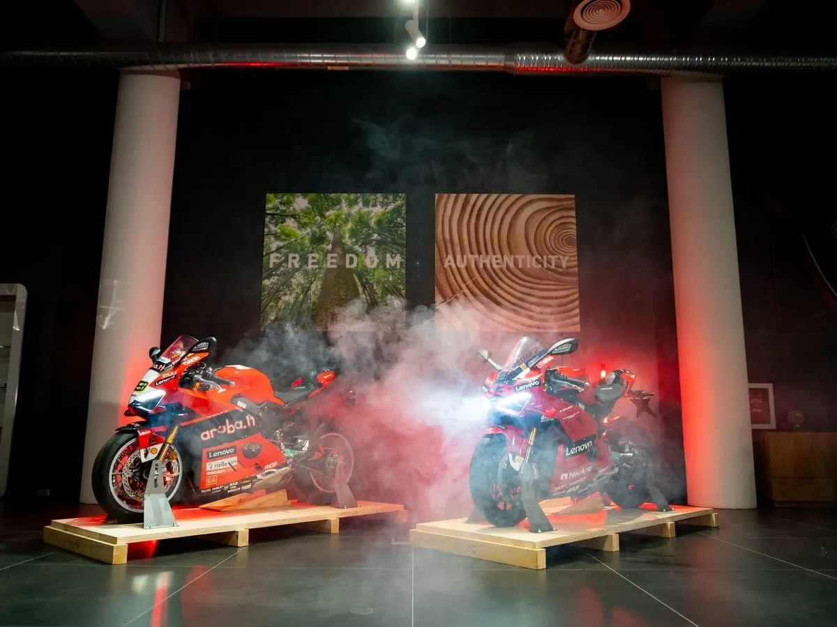 Į Lietuvą atvyko „MotoGP“ ir SBK pasaulio čempionų „Ducati“ replikos