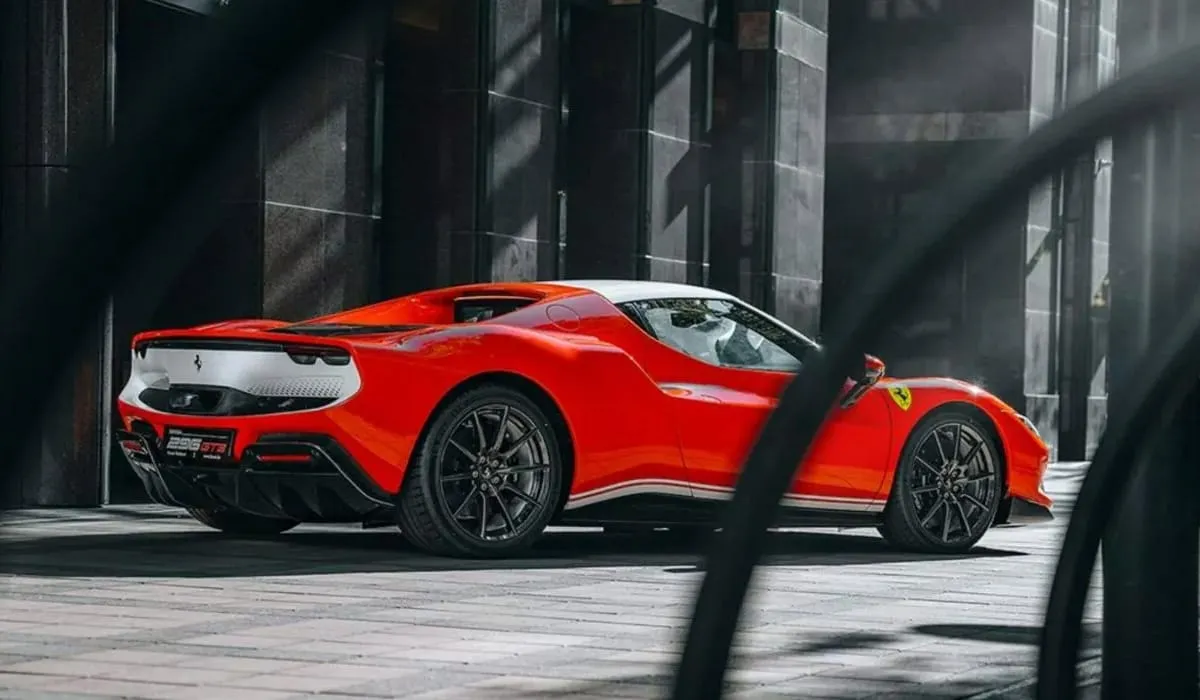 Nauja „Ferrari 296 GTB” versija skirta Vengrijai