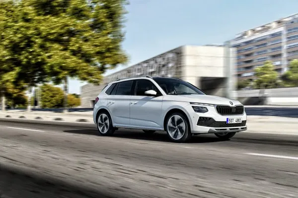 „Škoda“ pristatė visapusiškai atnaujintus „Scala“ ir „Kamiq“