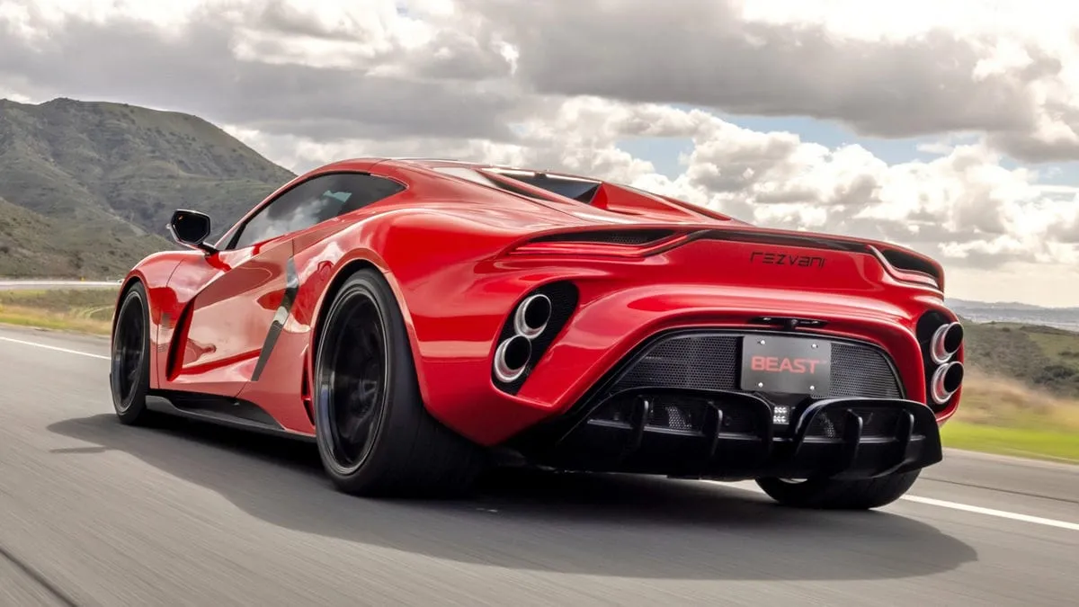 Naujas „Rezvani Beast”: anglies pluošto kėbulas, 1000 AG V8, šarvai ir šnipų daikčiukai