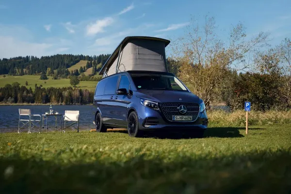 Kelioninis „Mercedes-Benz Marco Polo“ švenčia savo 40-ąjį jubiliejų