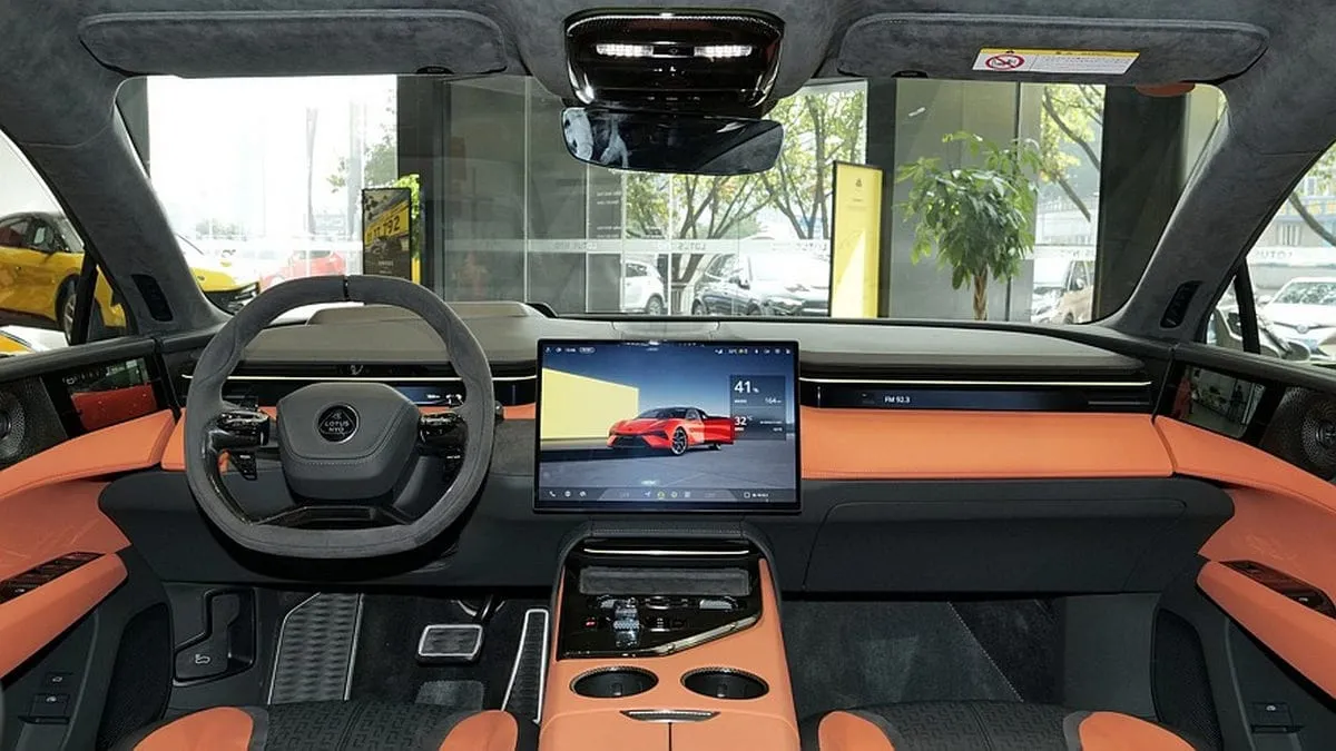 Rinkoje pasirodė „Lotus Emeya” liftbekas, netrukus pasirodys ir universalas