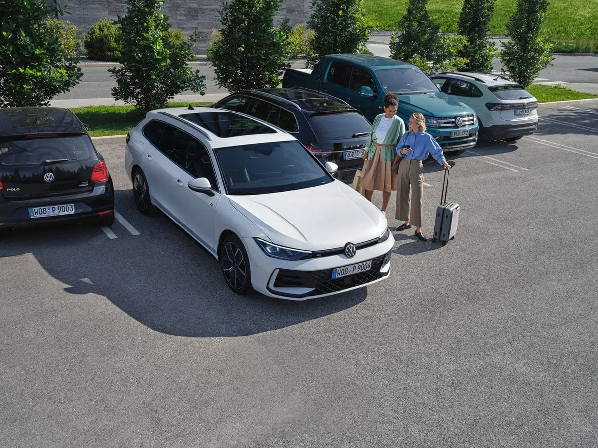 Neblėstančio populiarumo naująjį „Volkswagen Passat“ jau galima užsisakyti ir Lietuvoje