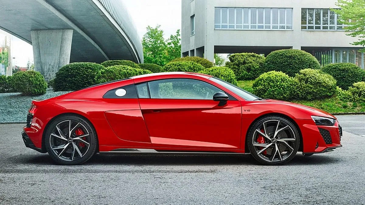 Epochos pabaiga: nuo surinkimo linijos nuriedėjo paskutinis „Audi R8