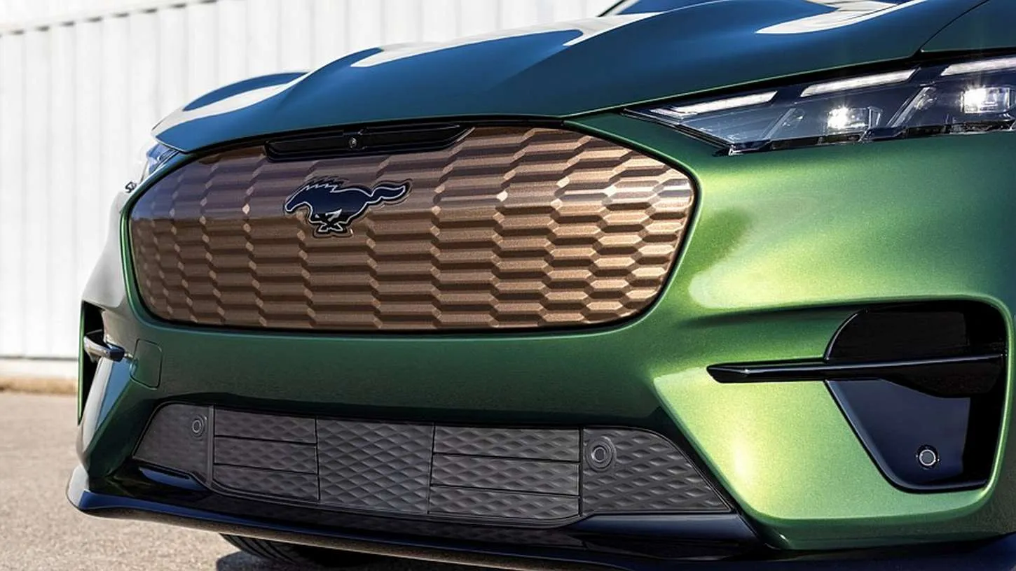 Atnaujintas „Ford Mustang Mach-E”: didesnis nuotolis ir greitesnė GT versija