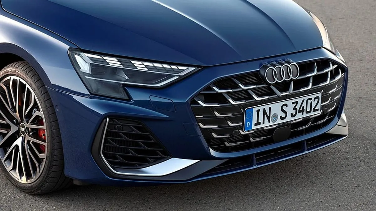 Atnaujinta „Audi S3”: daugiau galios, RS 3 visų varančiųjų ratų pavara ir pakeista važiuoklė
