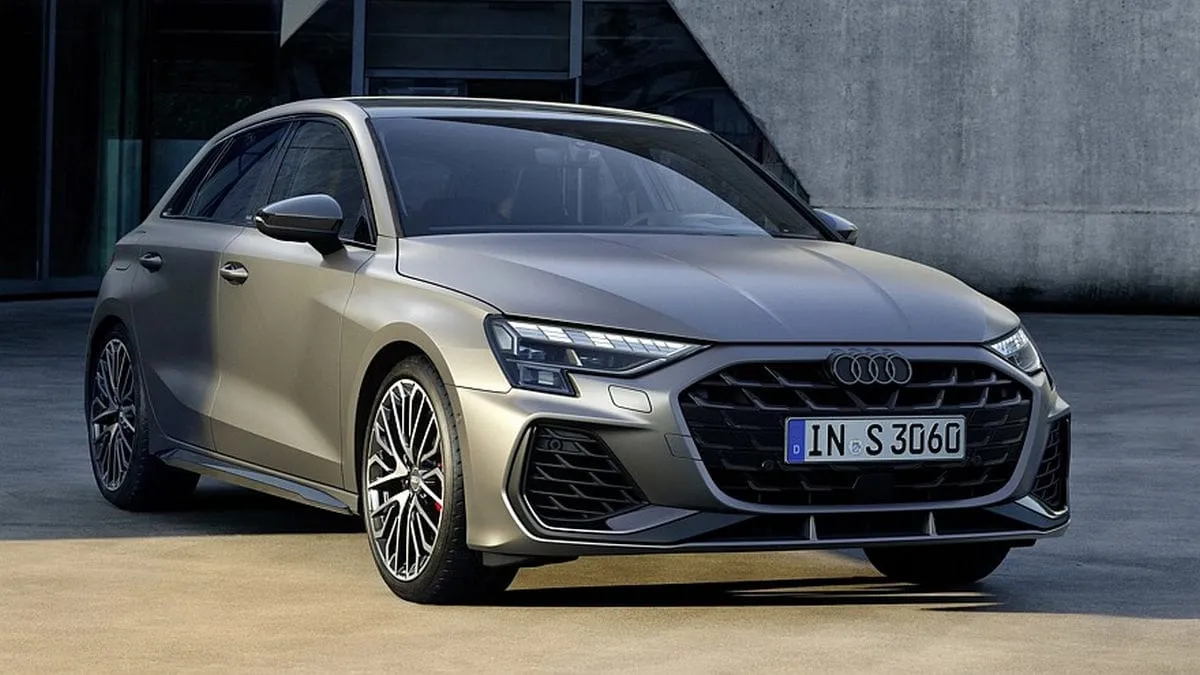 Atnaujinta „Audi S3”: daugiau galios, RS 3 visų varančiųjų ratų pavara ir pakeista važiuoklė