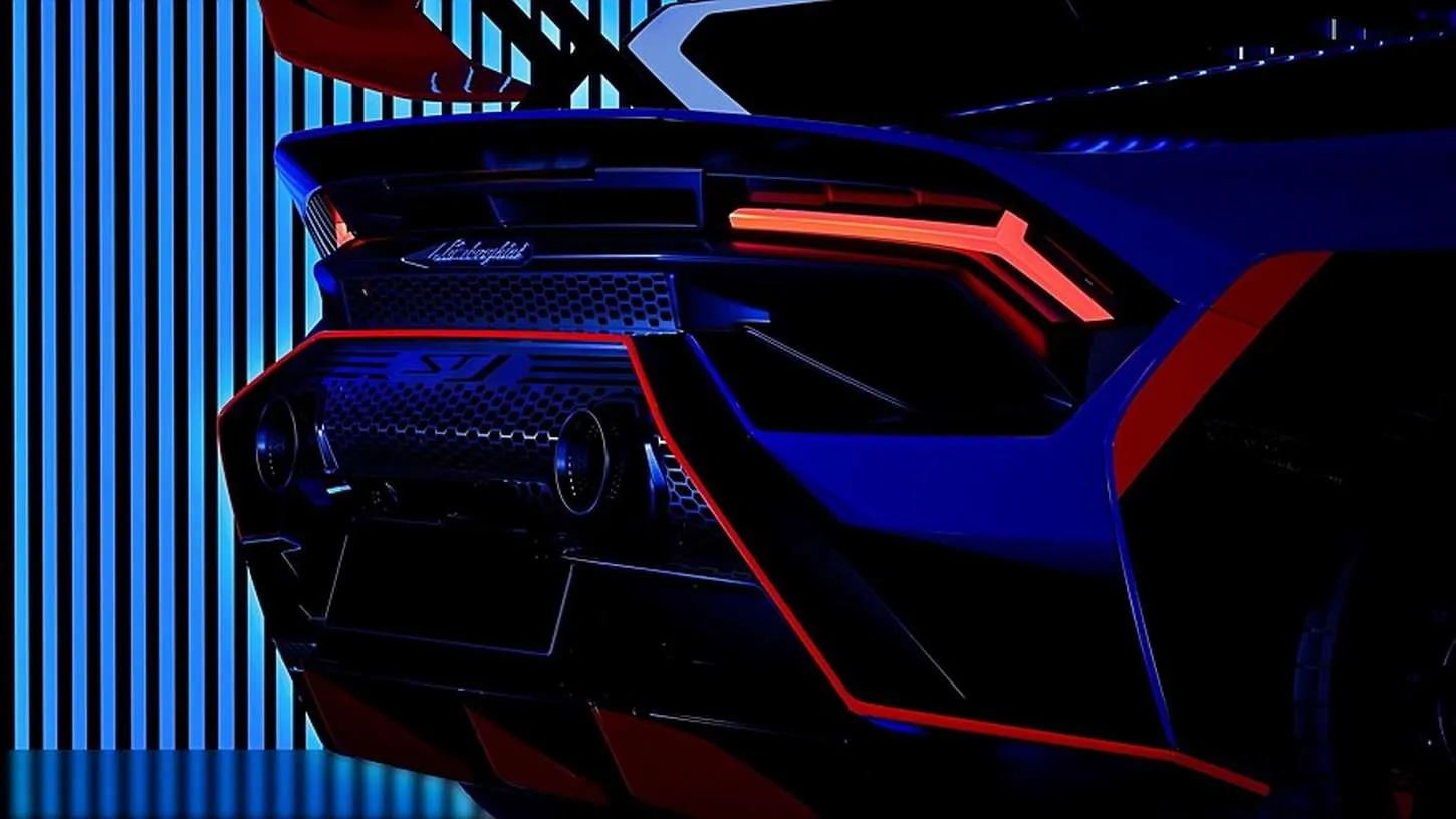 „Lamborghini Huracan STJ”: atmosferinio V10 gulbės giesmė