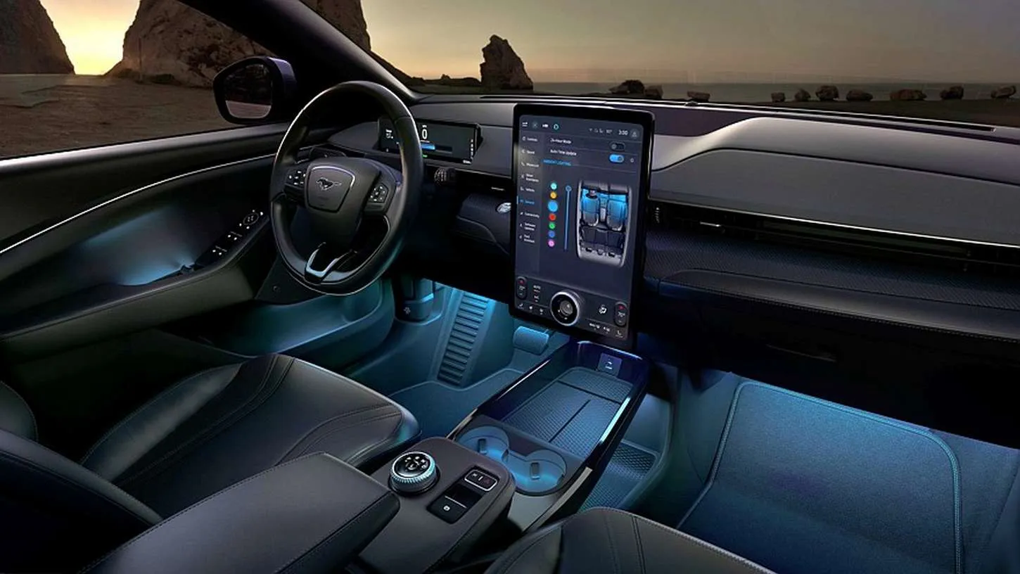 Atnaujintas „Ford Mustang Mach-E”: didesnis nuotolis ir greitesnė GT versija