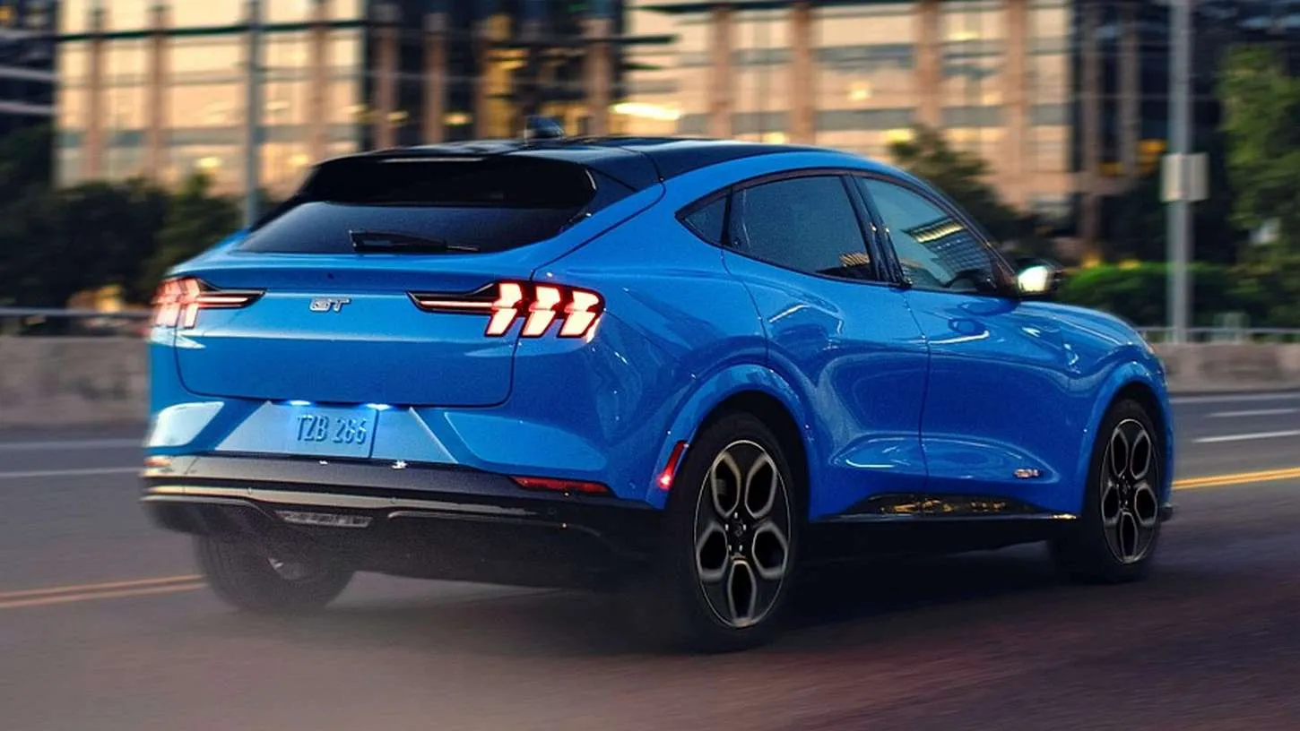 Atnaujintas „Ford Mustang Mach-E”: didesnis nuotolis ir greitesnė GT versija