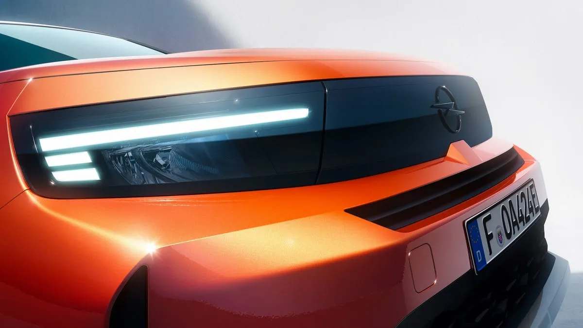 Naujasis „Opel Frontera“: sugrįžtantis visureigis turės ir elektrinę versiją