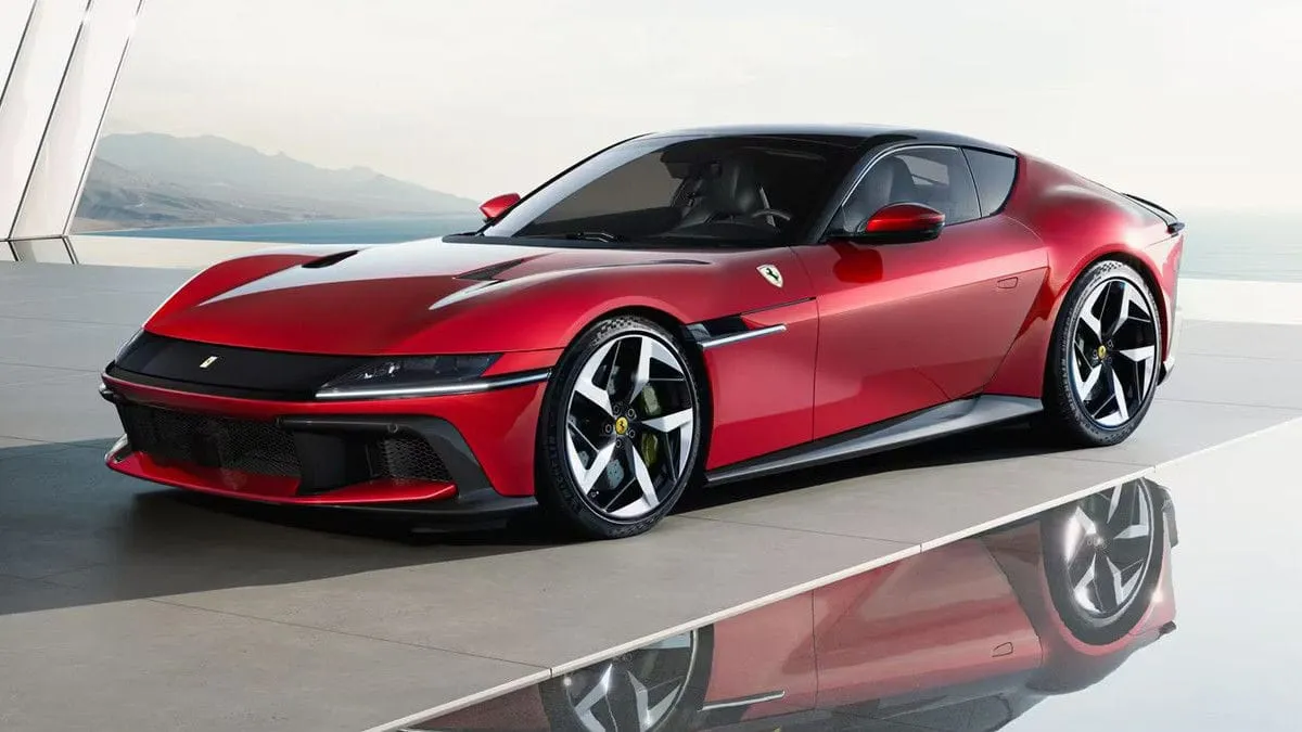 Išslaptintas „Ferrari 812 Superfast“ įpėdinis: „12 Cilindri”
