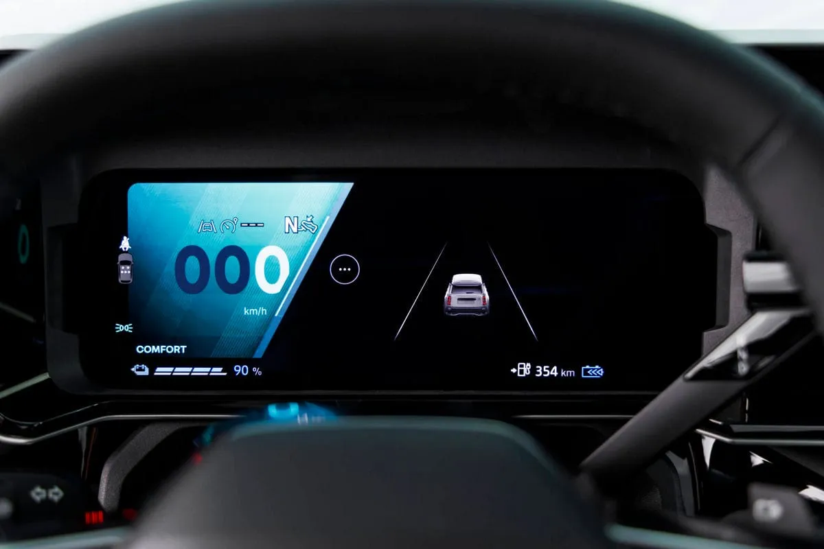 Paryžiaus automobilių parodoje – universaliojo elektrinio „Renault 4 E-Tech“ premjera
