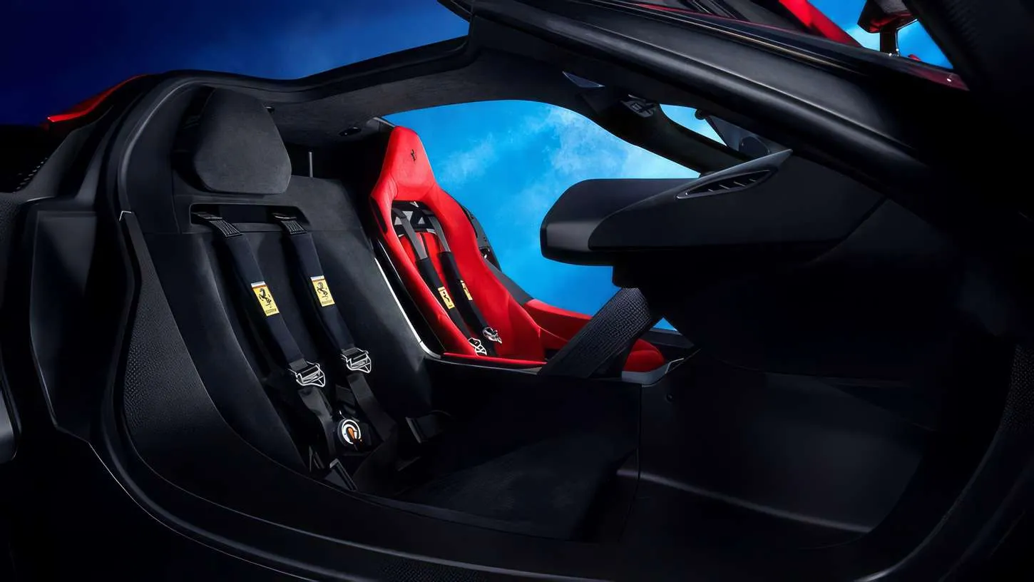 „Ferrari F80“: naujas hibridinis flagmanas už 3,6 mln. eurų